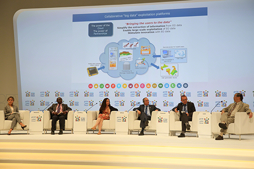 Six panelists of the session “Earth Observation Applications for the Sustainable Development Goals: Opportunities for Scaling Successful Methods,″ at the second United Nations World Data Forum October 23 in Dubai.